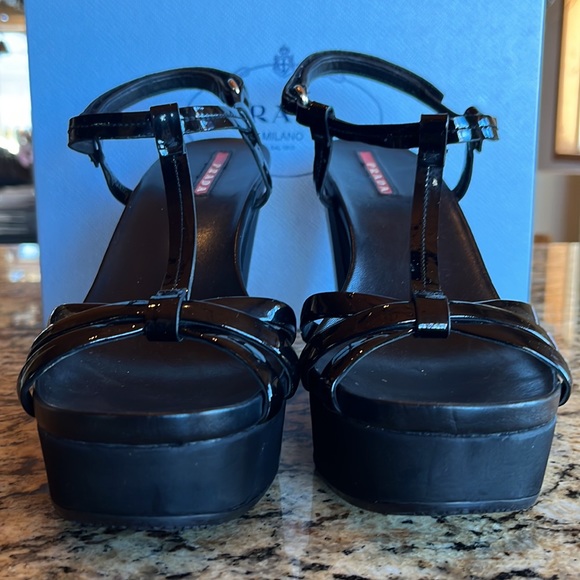 PRADA Blk Platform Sandals! Must Have in a Wardrobe-Perfectly Gorgeous! Size 39 - Picture 5 of 7